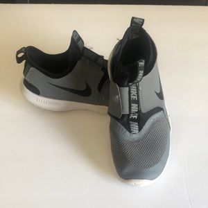 Boys Nike FLEXRUNNER shoes